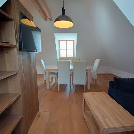 Apartmany Maly Mnich Mníšek pod Brdy Exteriör bild