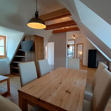 Apartmany Maly Mnich Mníšek pod Brdy Exteriör bild