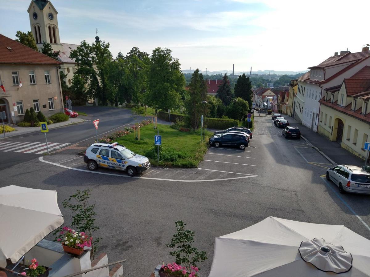 Apartmany Maly Mnich Mníšek pod Brdy Exteriör bild