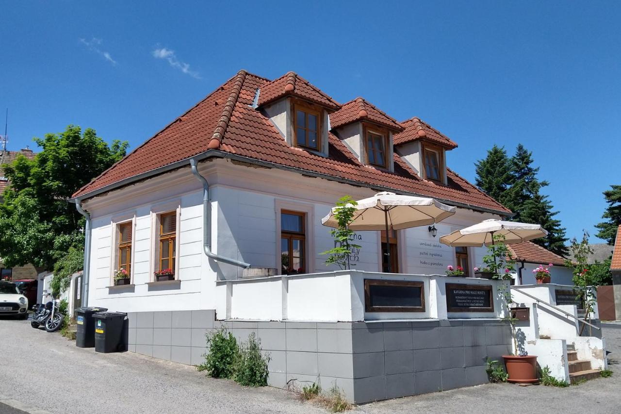 Apartmany Maly Mnich Mníšek pod Brdy Exteriör bild