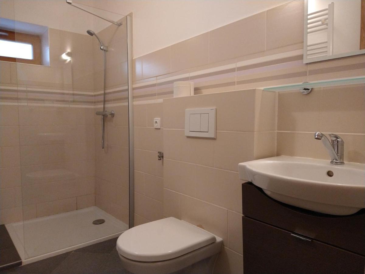 Apartmany Maly Mnich Mníšek pod Brdy Exteriör bild