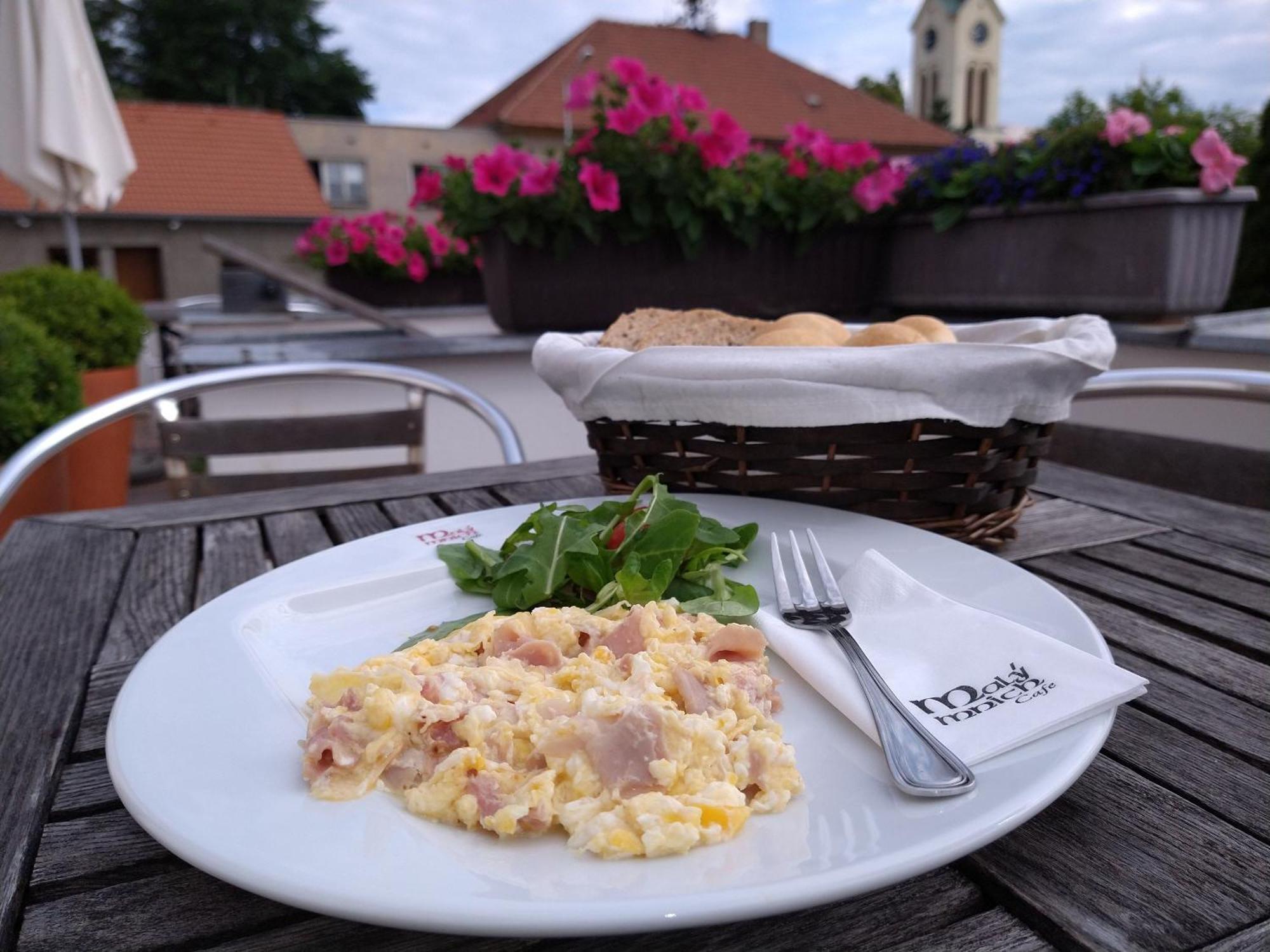 Apartmany Maly Mnich Mníšek pod Brdy Exteriör bild