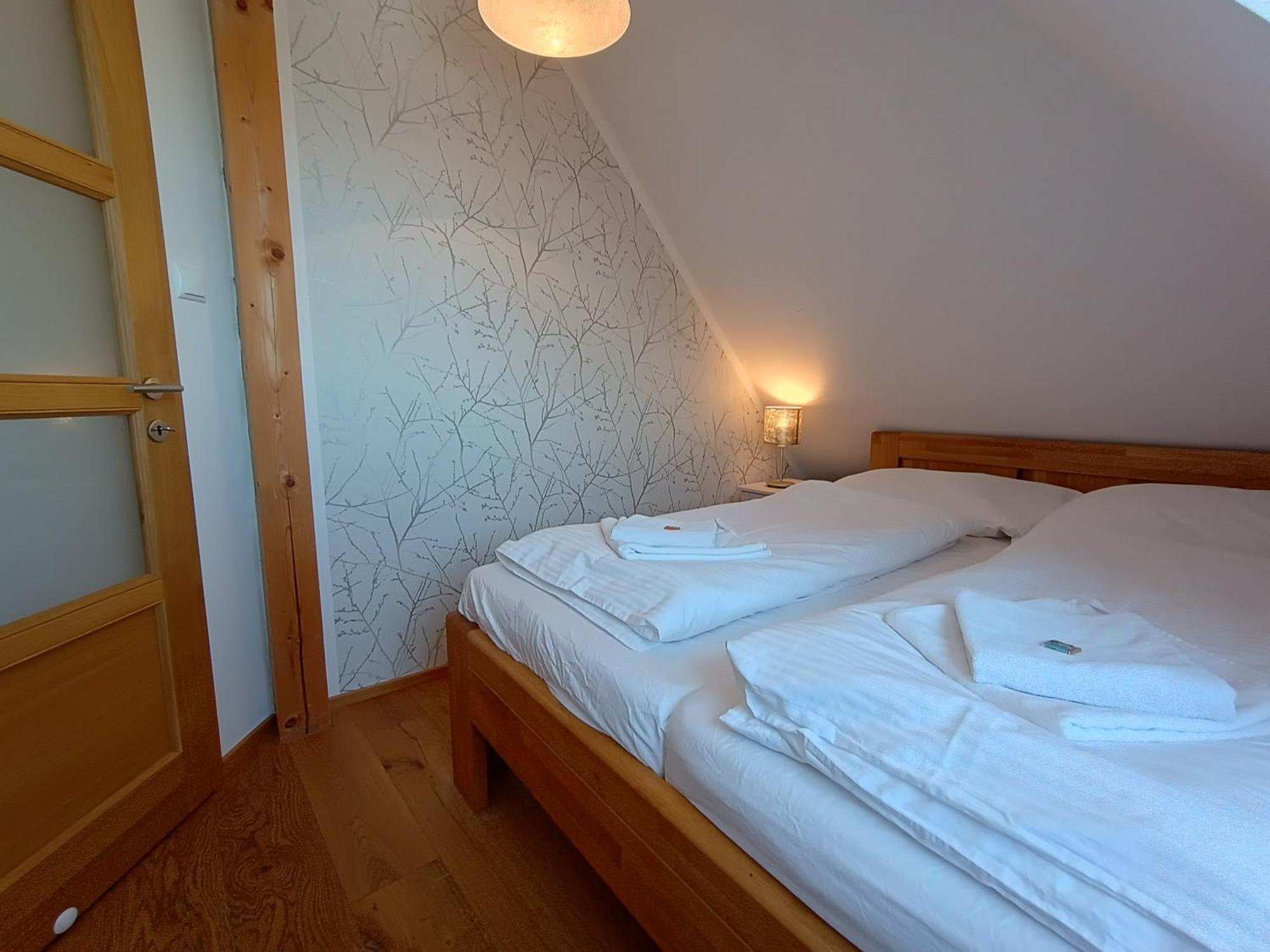 Apartmany Maly Mnich Mníšek pod Brdy Exteriör bild