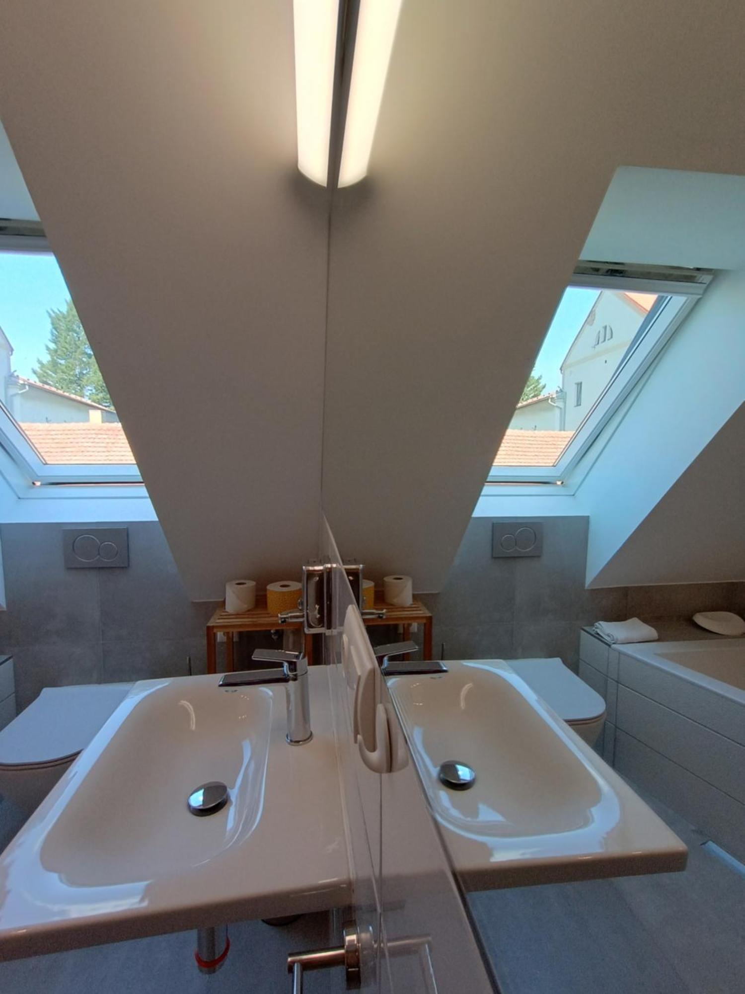Apartmany Maly Mnich Mníšek pod Brdy Exteriör bild