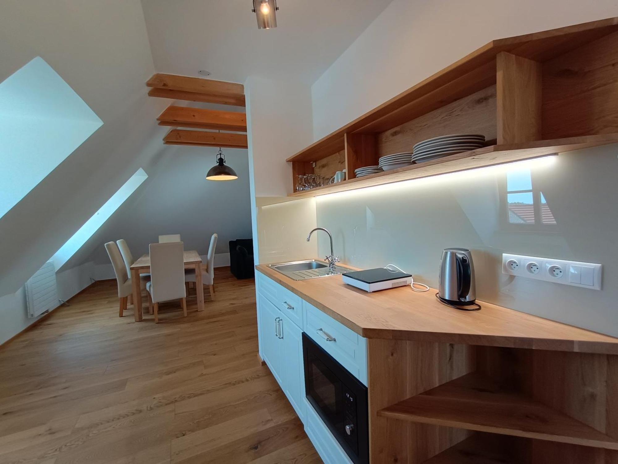 Apartmany Maly Mnich Mníšek pod Brdy Exteriör bild