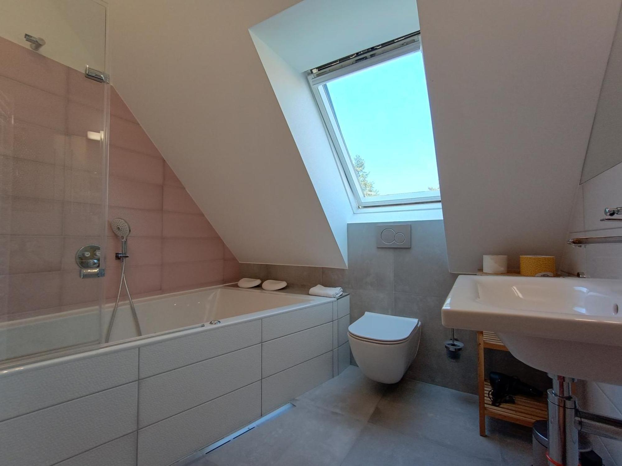 Apartmany Maly Mnich Mníšek pod Brdy Exteriör bild