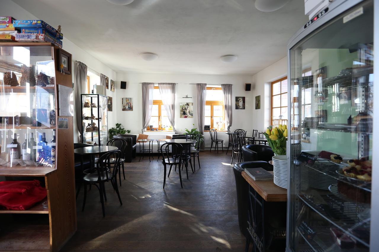 Apartmany Maly Mnich Mníšek pod Brdy Exteriör bild